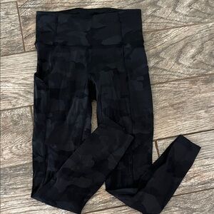 Lululemon Fast and Free Black Camouflage Leggings with pockets